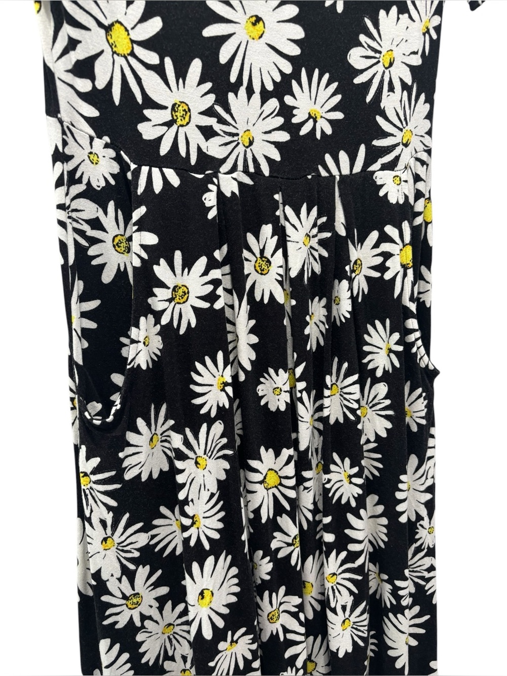 Women’s Black Daisy Print Swing Dress - Brand Unspecified - Picture 3 of 9